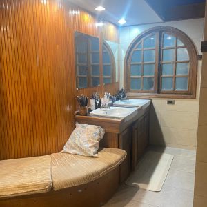 Venta espectacular  casa colonial, Mediterránea con desniveles / Camino el Cajón / Lo Barnechea full