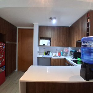 Venta dpto. como nuevo en Plaza de Asís/ Las Condes / Cantagallo full