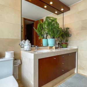 Venta  exclusivo dpto. en condominio | Carolina Rabat | Sta. María Manquehue | Vitacura full