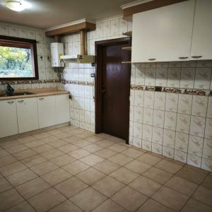Amplia Casa Habitacional o Comercial en Exclusivo Sector de Osorno | 4 Dormitorios | Quincho | 218 m² Construidos full