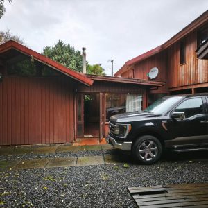 Amplia Casa Habitacional o Comercial en Exclusivo Sector de Osorno | 4 Dormitorios | Quincho | 218 m² Construidos full