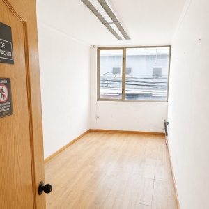 Oficina en Arriendo Cerca de Plaza de Armas | 2 oficinas más recepción | estacionamiento | Osorno full