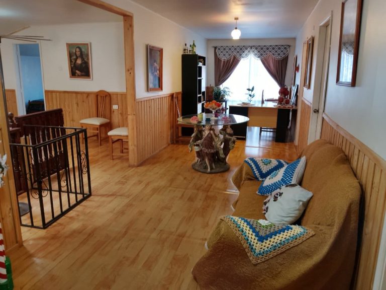 Venta Amplia Casa 7 Dormitorios / Kolbe Bajo / Osorno