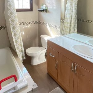 Venta Casa Esquina / 438 m² Terreno / 233 m² Construidos / Ñuñoa full