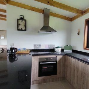 Venta Casa en Parcela 5.000 m² / 2 Dormitorios + 1 Baño / Condominio – Río Negro / Región de Los Lagos full